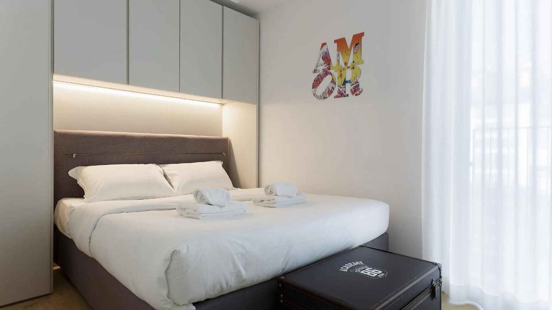 Compagnoni12 Luxury Penthouse With Private Jacuzzi And Spa Mediolan 0*,  Włochy