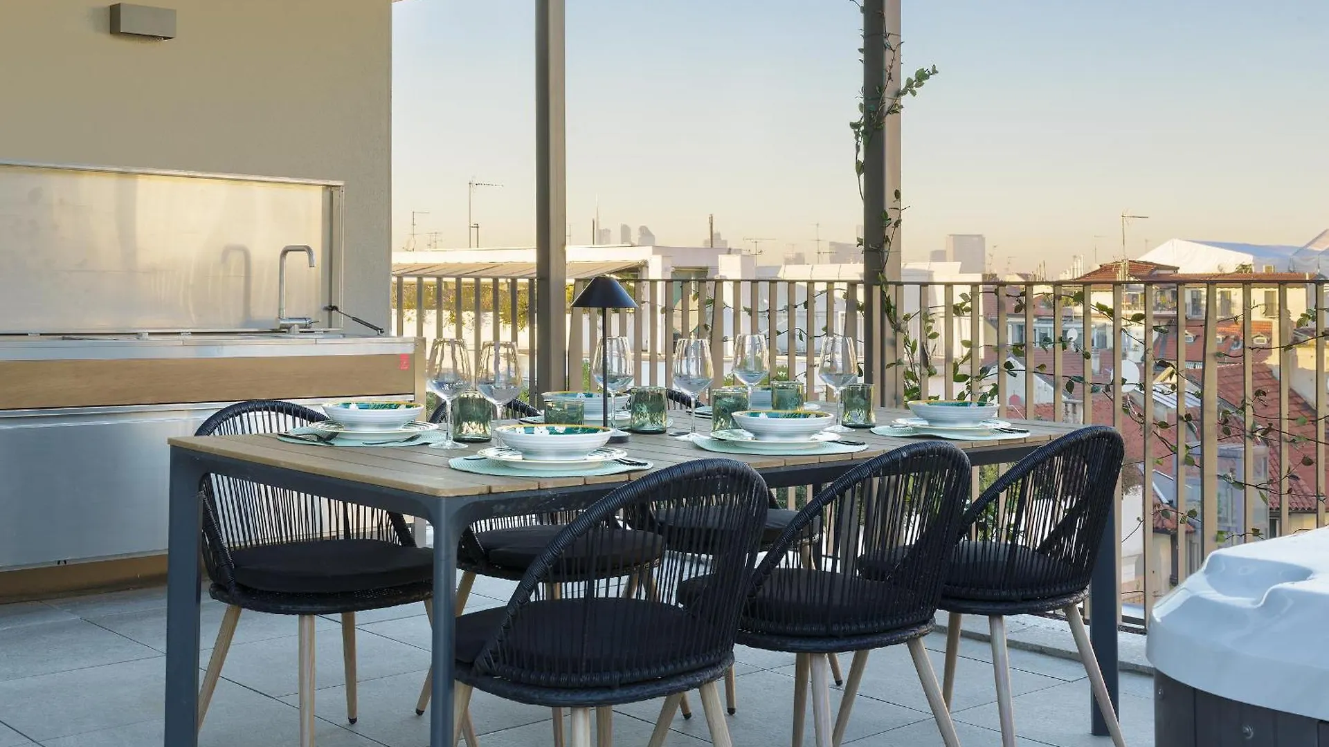 Compagnoni12 Luxury Penthouse With Private Jacuzzi And Spa Mediolan 0*,
